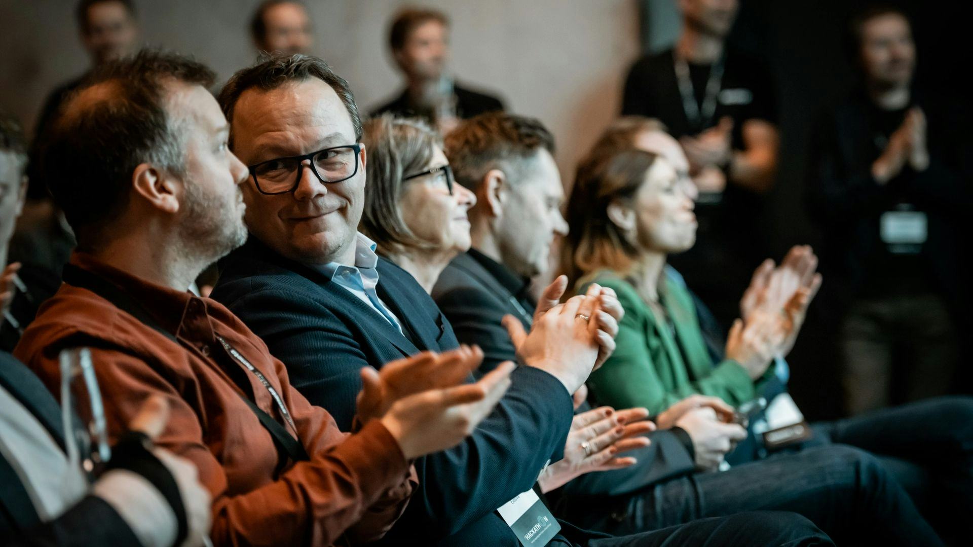 Jury applauderer på Inmeta Eidsiva Hackathon Foto: Blaatime